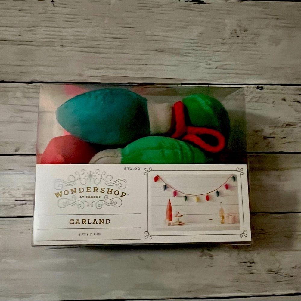 Wondershop velvet lightbulb garland